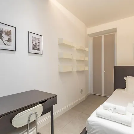 Xenia - Modern Three-room In Moscova Area * Milano